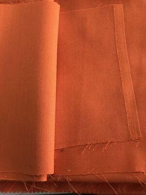 260GSM Paraaramidgewebe mit Aluminiumbeschichtung hohe Flexibilität ideal für die Herstellung von feuerbeständiger Bekleidung und Sicherheitsgeräten