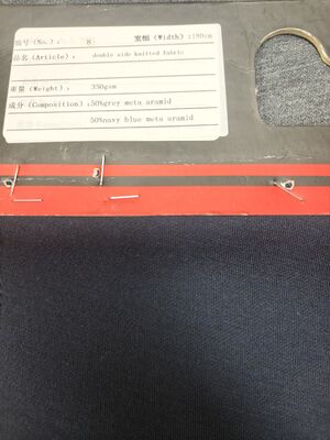 Flammschutzfähiges, doppelseitig gestricktes Meta-Aramidgewebe mit hoher Abrasionsbeständigkeit und zweifarbigem Design